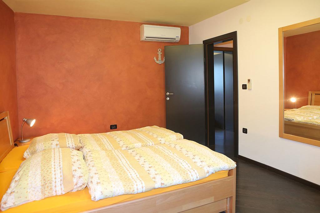 Apartments Ana City โรวีน ภายนอก รูปภาพ